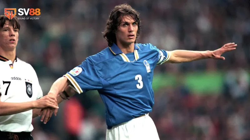 Hậu vệ nổi tiếng nhất Paolo Maldini (Italia)